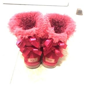 Pink bailey bow uggs w/ box